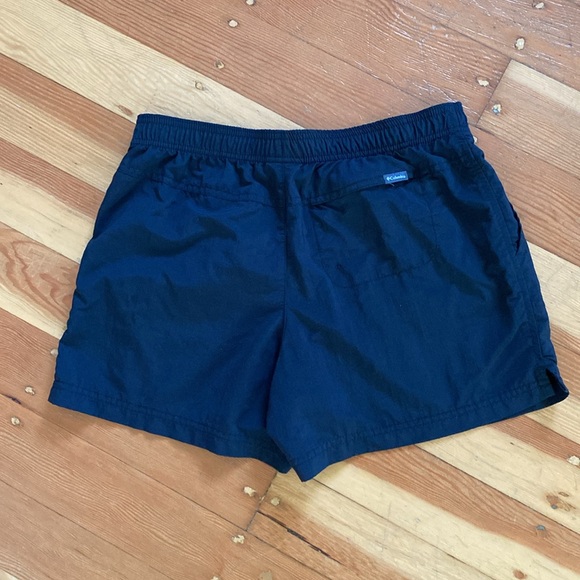 Columbia Women's Black Nylon Walking Athletic Shorts Small - Picture 4 of 4